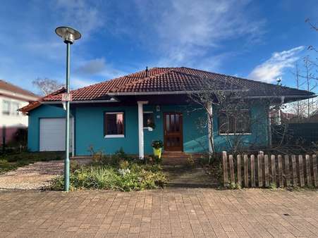 Straßenansicht - Bungalow in 55234 Nack mit 85m² kaufen