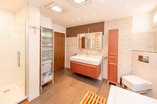 Badezimmer OG - Einfamilienhaus in 55270 Zornheim mit 205m² kaufen