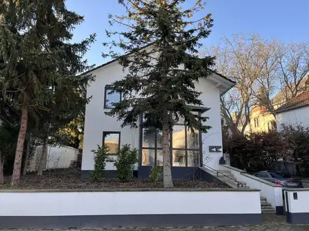Sanierte / renovierte Eigentumswohnung im Zweifamilienhaus - Top Wohnlage
