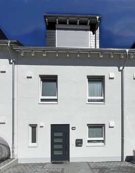 Straßenansicht Straßenansicht - Einfamilienhaus in 55286 Wörrstadt mit 156m² kaufen