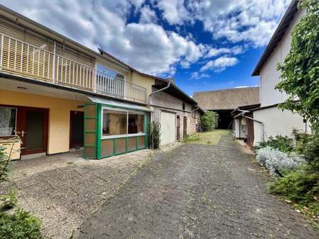 Hof, Nebengebäude & Scheune Hof, Nebengebäude & Scheune - Bauernhaus in 55597 Wöllstein mit 190m² kaufen