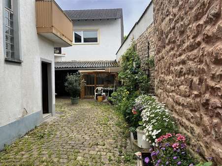 Hofansicht - Mehrfamilienhaus in 55597 Wöllstein mit 170m² kaufen