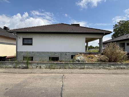 Straßenansicht Straßenansicht - Bungalow in 67578 Gimbsheim mit 165m² kaufen