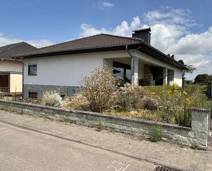 Straßenansicht Straßenansicht - Bungalow in 67578 Gimbsheim mit 165m² kaufen