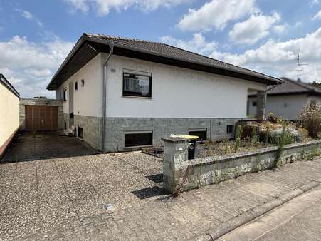 Straßenansicht Straßenansicht - Bungalow in 67578 Gimbsheim mit 165m² kaufen