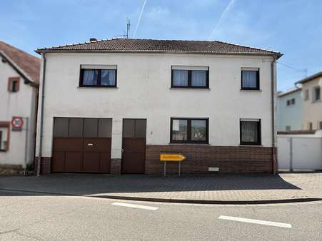 Straßenansicht Straßenansicht - Einfamilienhaus in 67550 Worms mit 116m² kaufen