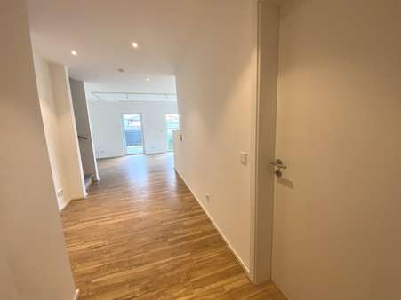 Eingangsbereich/Flur - Zweifamilienhaus in 68623 Lampertheim mit 237m² kaufen