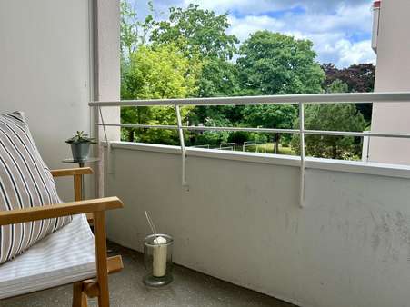 Blick vom Balkon Blick vom Balkon - Etagenwohnung in 55131 Mainz mit 71m² kaufen