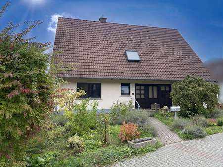 Strassenansicht - Einfamilienhaus in 67549 Worms mit 185m² kaufen