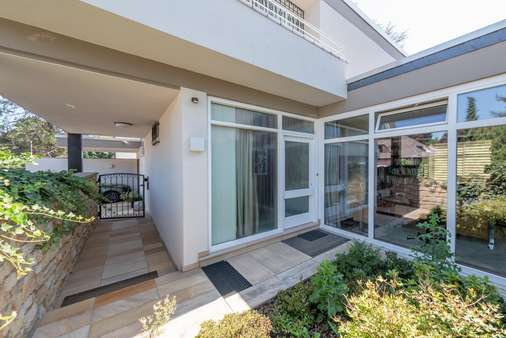 Eingangsbereich Eingangsbereich - Einfamilienhaus in 55124 Mainz mit 247m² kaufen