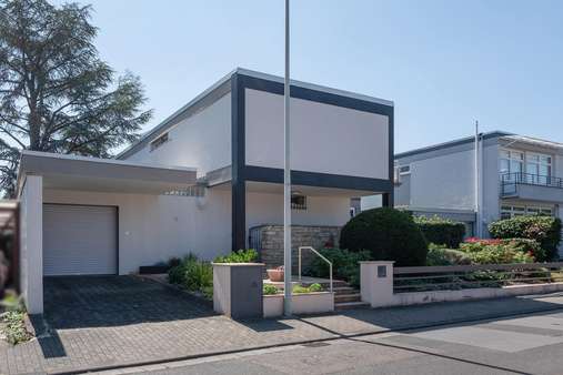 Straßenansicht Straßenansicht - Einfamilienhaus in 55124 Mainz mit 247m² kaufen