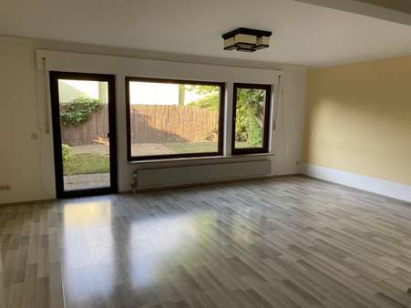Wohnzimmer Wohnzimmer - Reihenendhaus in 67549 Worms mit 120m² kaufen