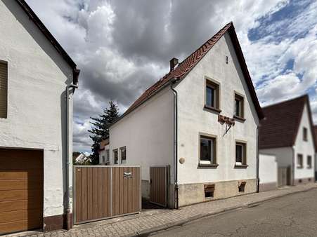 Straßenansicht Straßenansicht - Einfamilienhaus in 67574 Osthofen mit 169m² kaufen