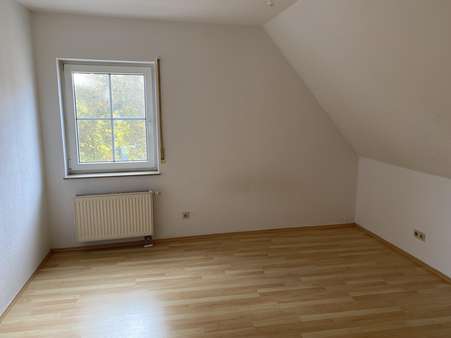 Schlafzimmer - Dachgeschosswohnung in 67547 Worms mit 90m² kaufen