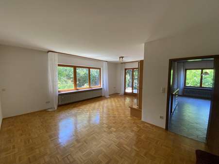 Wohnzimmer - Bungalow in 67551 Worms mit 156m² kaufen