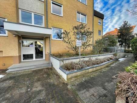 Hauseingangsbereich - Etagenwohnung in 55128 Mainz mit 100m² kaufen