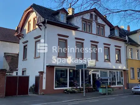 Neu im Angebot! Stadtzentrum - Mehrfamilienhaus mit kleinem Ladengeschäft 