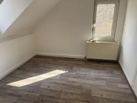 Neu im Angebot! Stadtzentrum - Mehrfamilienhaus mit kleinem Ladengeschäft 