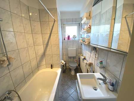 Badezimmer - Etagenwohnung in 67549 Worms mit 55m² kaufen
