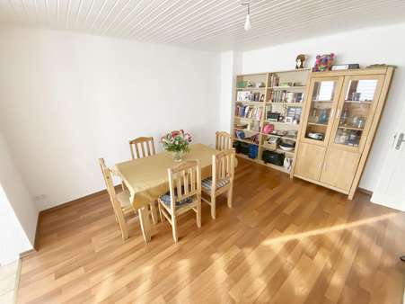 Wohnzimmer - Etagenwohnung in 67549 Worms mit 85m² mieten