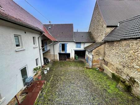 Hofansicht aus Whg OG - Zweifamilienhaus in 55234 Ober-Flörsheim mit 228m² kaufen