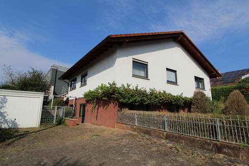 Seitenansicht Seitenansicht - Zweifamilienhaus in 55545 Bad Kreuznach mit 195m² kaufen