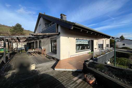 Hausansicht terrassenseitig - Einfamilienhaus in 55411 Bingen mit 222m² kaufen