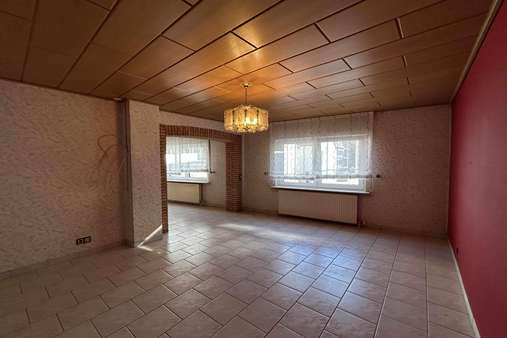 Wohnzimmer - Reihenendhaus in 55585 Norheim mit 110m² kaufen