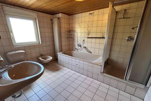 Bad Obergeschoss Anbau Bad Obergeschoss Anbau - Zweifamilienhaus in 55270 Engelstadt mit 275m² kaufen