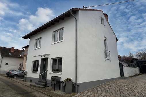Seitenansicht - Einfamilienhaus in 55545 Bad Kreuznach mit 110m² kaufen