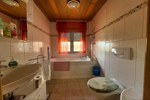 Badezimmer Badezimmer - Einfamilienhaus in 55424 Münster-Sarmsheim mit 70m² kaufen