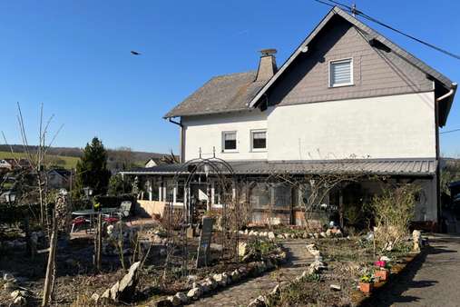 Haus mit Garten und Wintergarten - Einfamilienhaus in 55422 Breitscheid mit 240m² kaufen