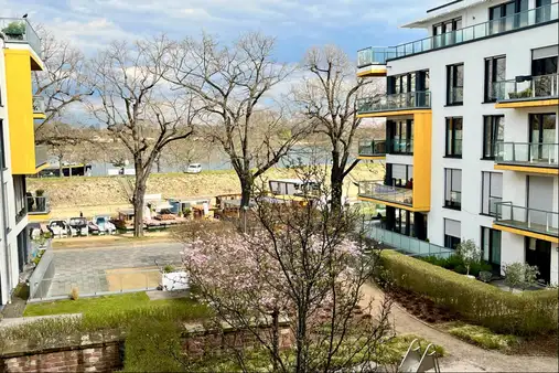 ...in prominenter Lage Am Winterhafen! "Der" Mainzer Toplage! Besser geht´s nicht!
