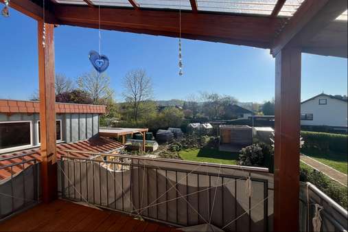 Loggia vor Schlafzimmer - Einfamilienhaus in 55411 Bingen mit 228m² kaufen