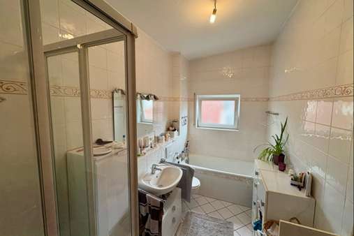 Bad - Etagenwohnung in 55218 Ingelheim mit 90m² kaufen