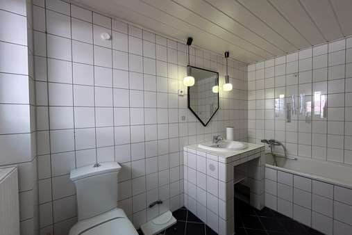 Bad Obergeschoss - Reihenmittelhaus in 55442 Stromberg mit 176m² kaufen
