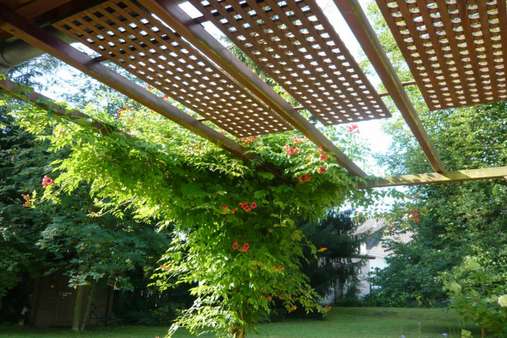 Garten mit Terrasse - Einfamilienhaus in 55583 Bad Kreuznach mit 141m² kaufen