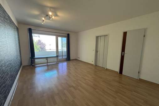 Wohnzimmer - Etagenwohnung in 55545 Bad Kreuznach mit 53m² kaufen