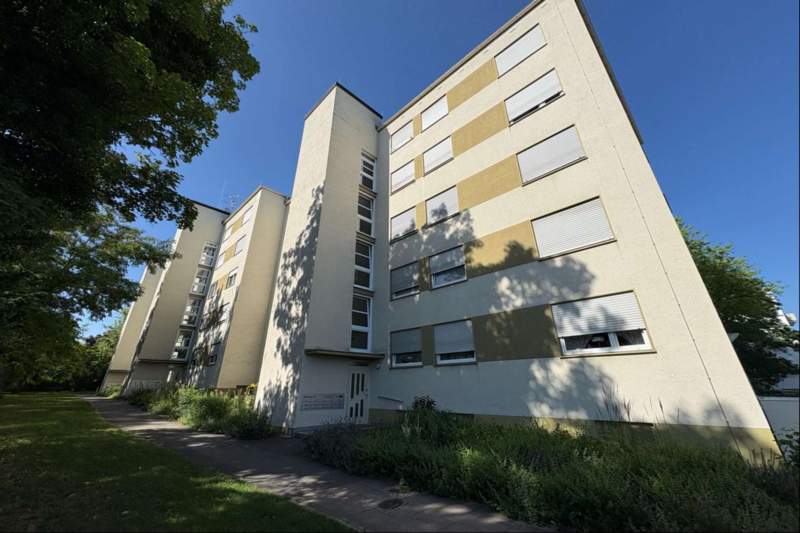Etagenwohnung in 55120 Mainz mit 74m² kaufen
