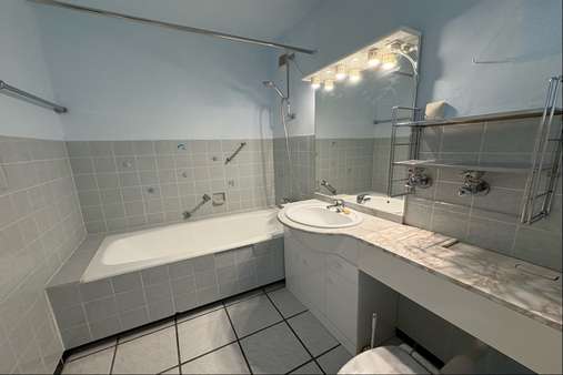 Bad - Etagenwohnung in 55120 Mainz mit 74m² kaufen