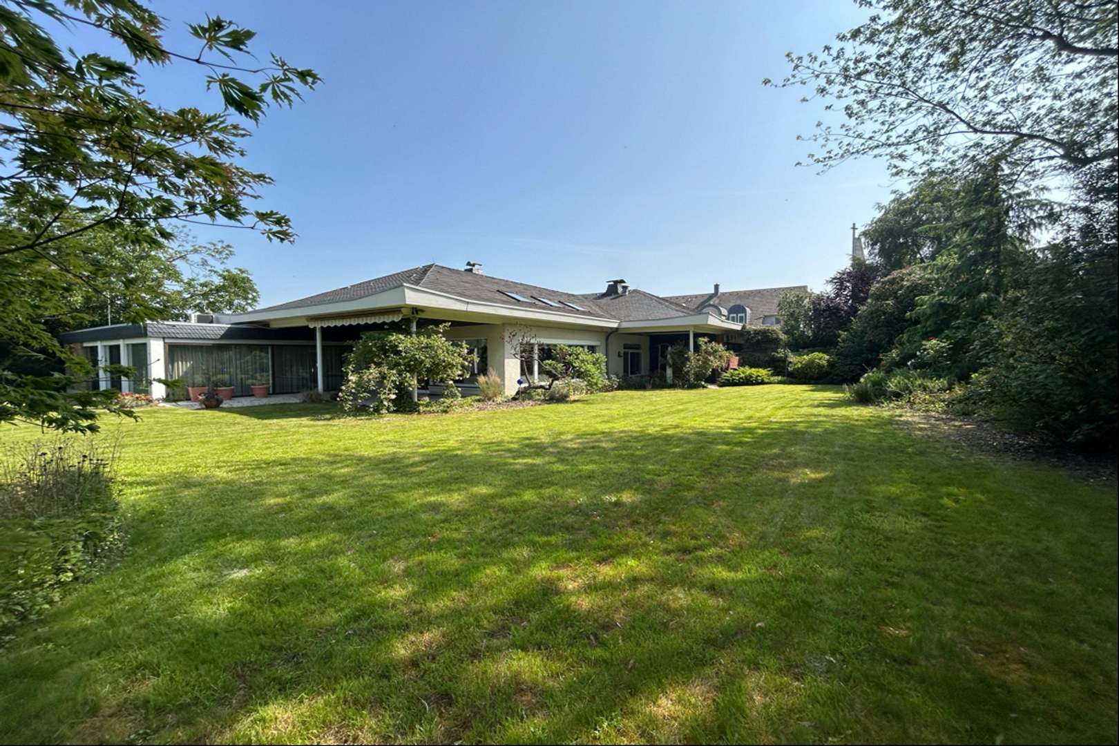 Einfamilienhaus in 55543 Bad Kreuznach mit 381m² kaufen