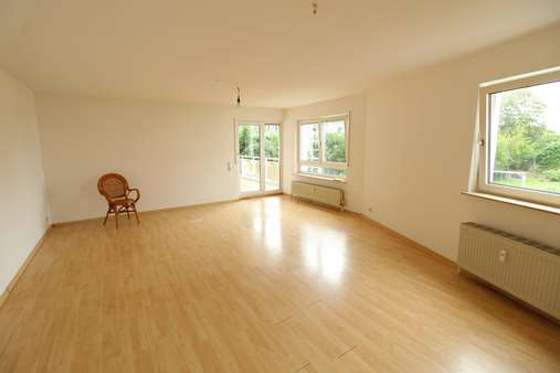 Wohnzimmer - Etagenwohnung in 55218 Ingelheim mit 100m² kaufen