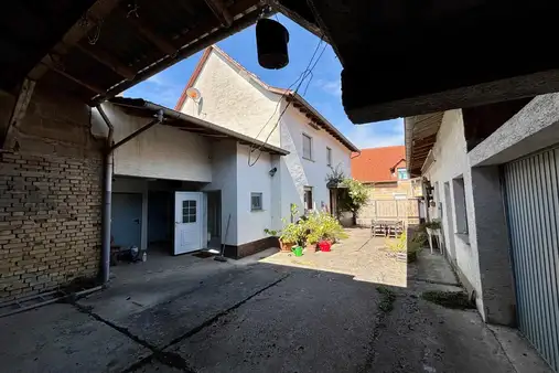 Charmante Hofreite mit Scheune, großem Grundstück und viel Potenzial