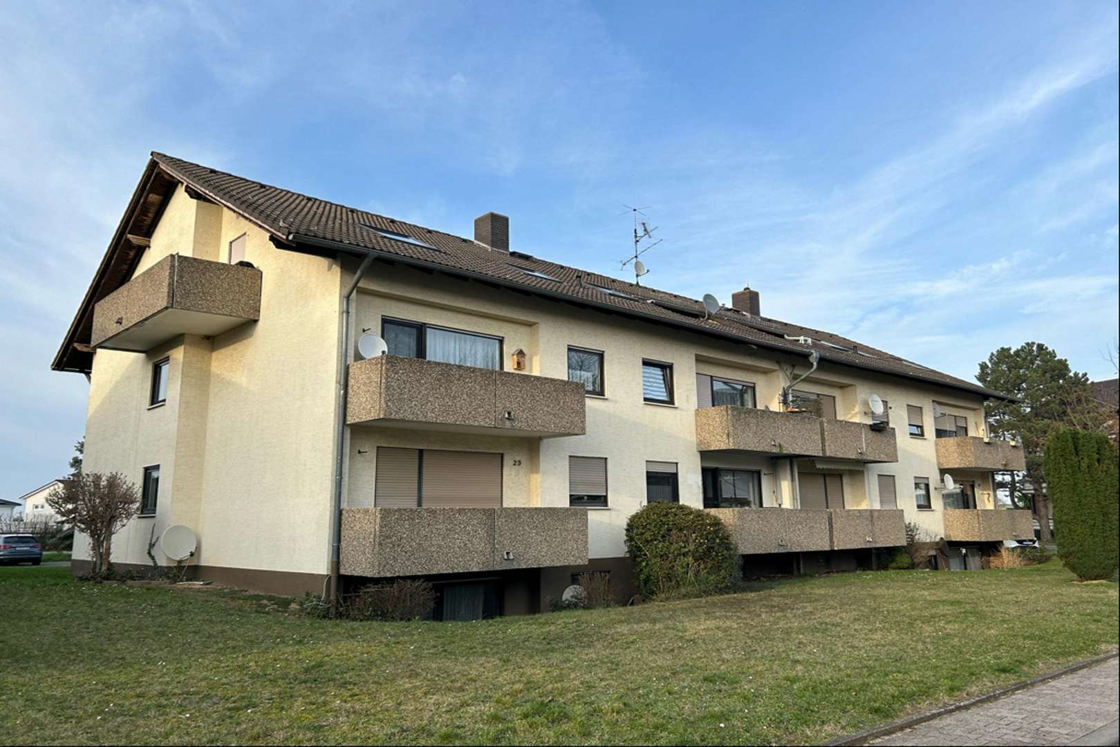 Hausansicht - Dachgeschosswohnung in 55597 Wöllstein mit 55m² kaufen