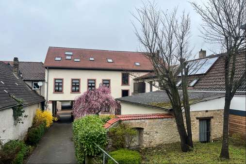 Rückansicht - Dachgeschosswohnung in 55218 Ingelheim mit 49m² kaufen