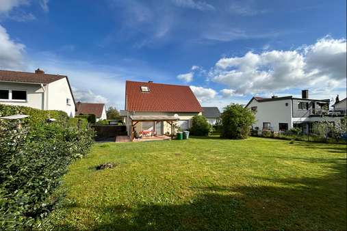 Garten mit Rückansicht - Einfamilienhaus in 55543 Bad Kreuznach mit 115m² kaufen