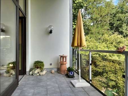 Loggia Wohnung Dachgeschoss rechts Loggia Wohnung Dachgeschoss rechts - Mehrfamilienhaus in 56291 Leiningen mit 426m² kaufen