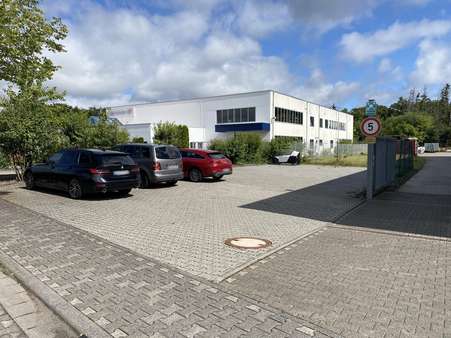Parkplätze, Pflasterfläche Parkplätze, Pflasterfläche - Halle in 56281 Dörth mit 1679m² kaufen