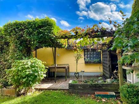 Terrasse Gartenbereich - Zweifamilienhaus in 56283 Nörtershausen mit 238m² kaufen