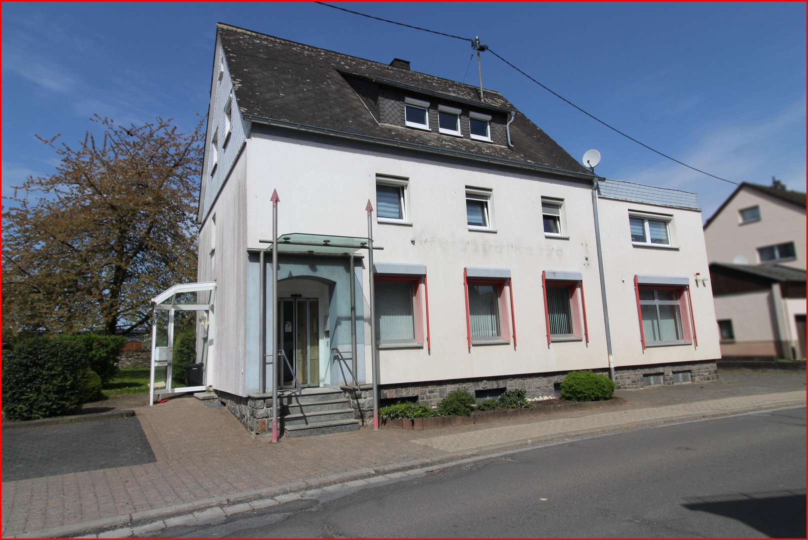 Ansicht Straße - Mehrfamilienhaus in 55758 Kempfeld mit 153m² kaufen